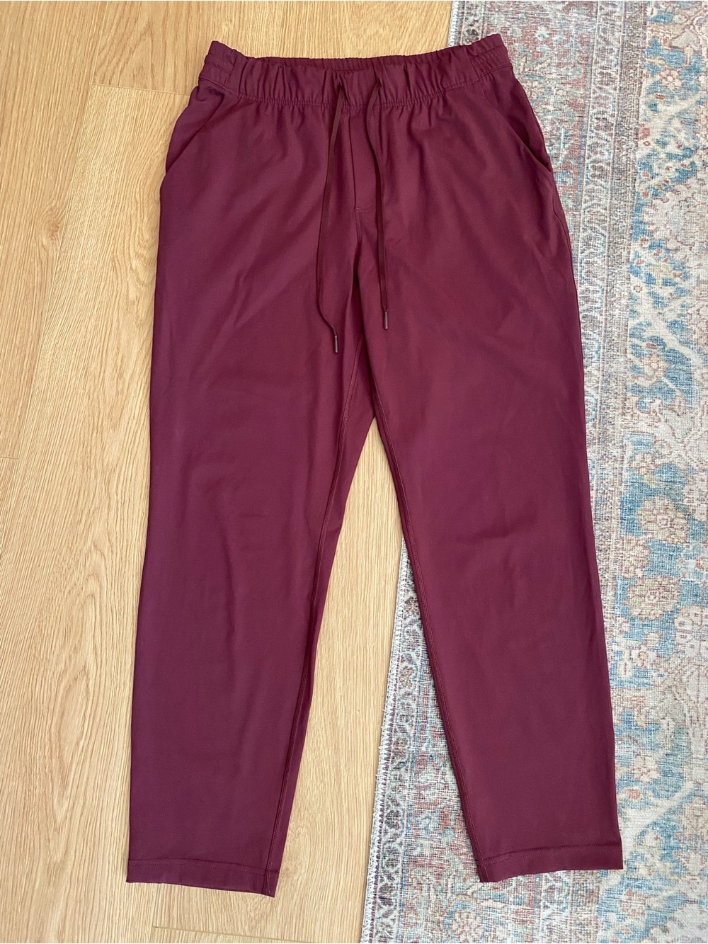 Aritzia The Constant Burgundy Athleisure Jogger Pants Drawstring Stretch Size L